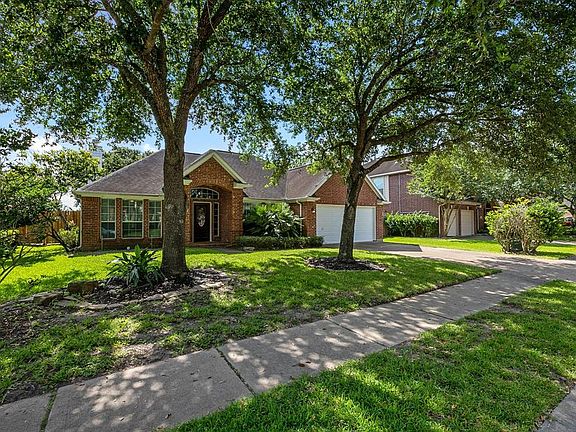 2nd image of 1431 Crystal Lake Cir E