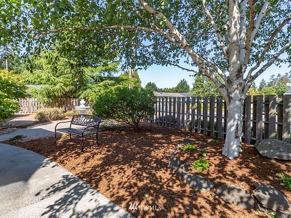 Fully fenced classic front yard