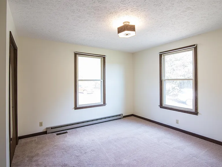 1499 Fairview Blvd — Photo 8