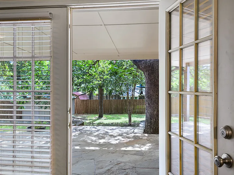 613 Overland Trl — Photo 24
