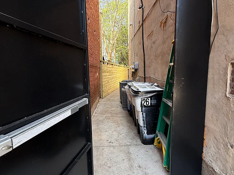 26 N Preston St #1 — Photo 4
