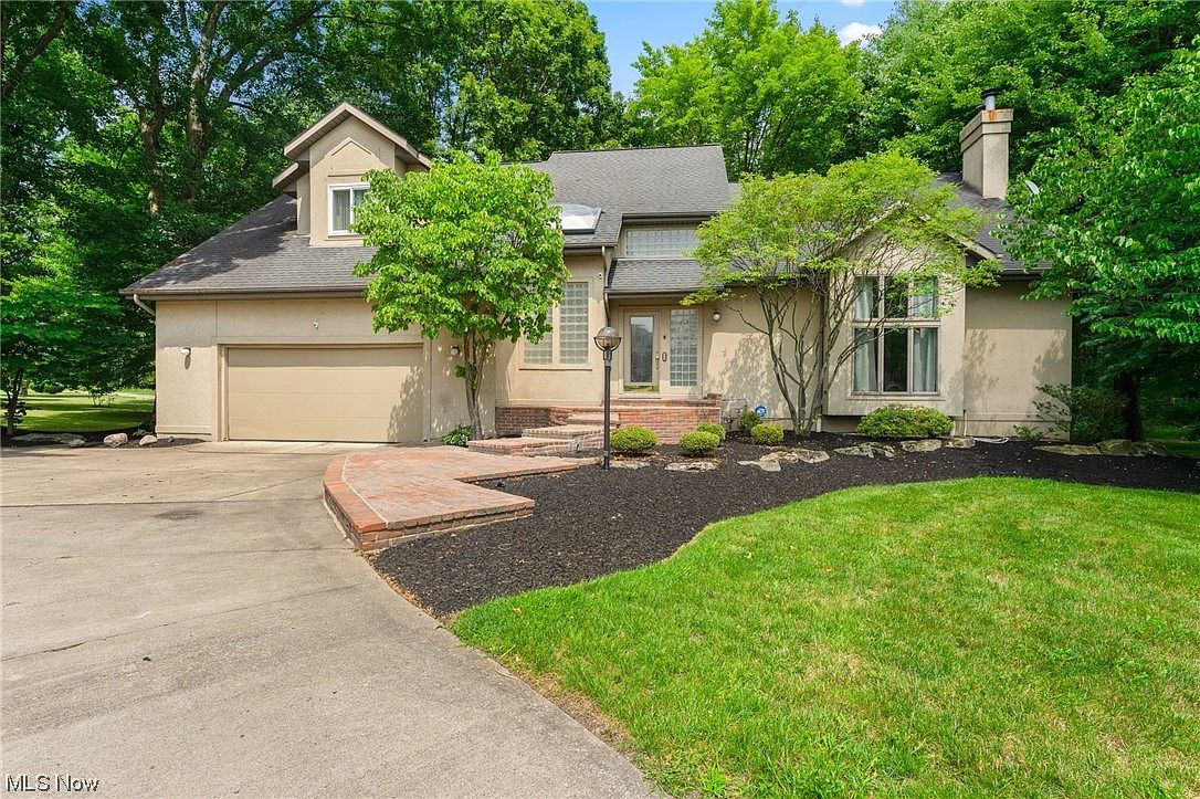 5755 Logan Arms Dr, Girard, OH 44420 Zillow