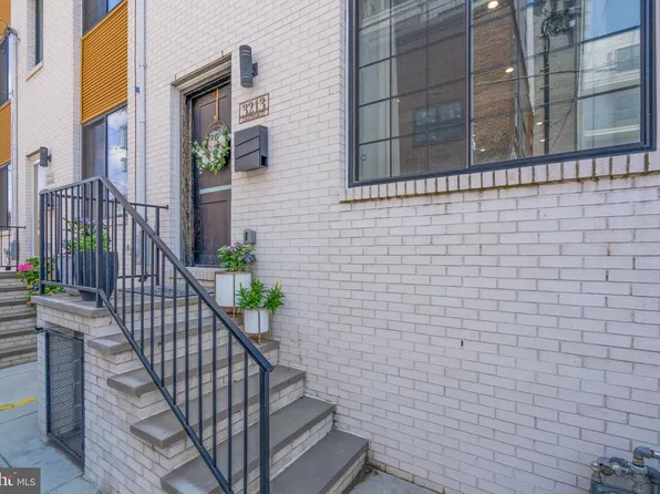 3213 Chatham St, Philadelphia, PA 19134