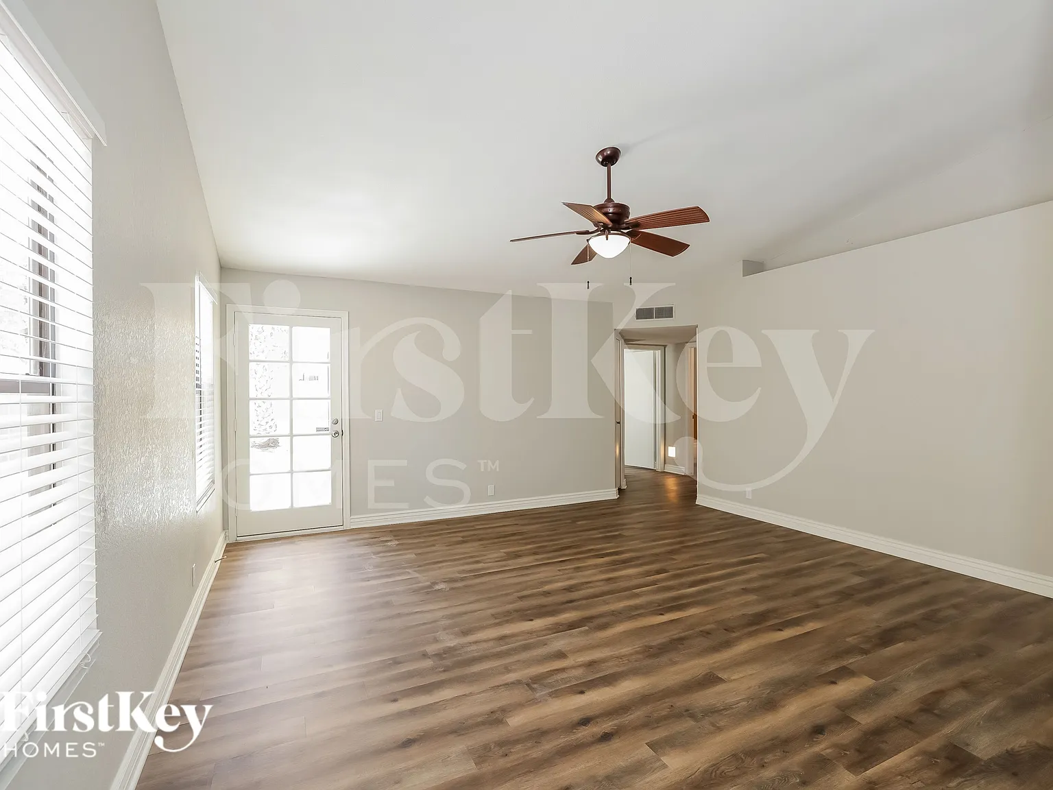 3 bed, 2.0 bath, 1264 sqft, $1,745 — Photo 4