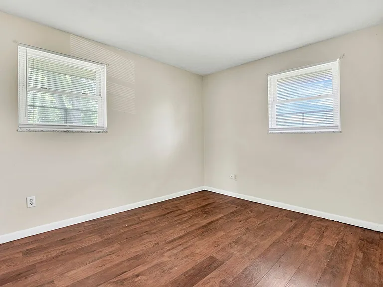 861 Kingsford Rd — Photo 16