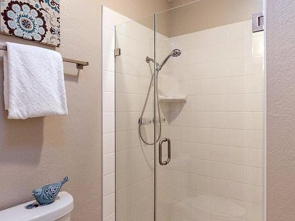 3rd image of 310 Tradewinds Dr