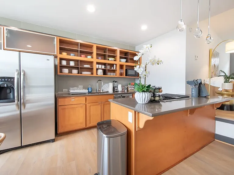 558 Highland Dr — Photo 10