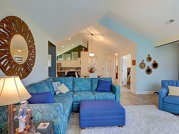 2nd image of 2820 Canterbury Cir