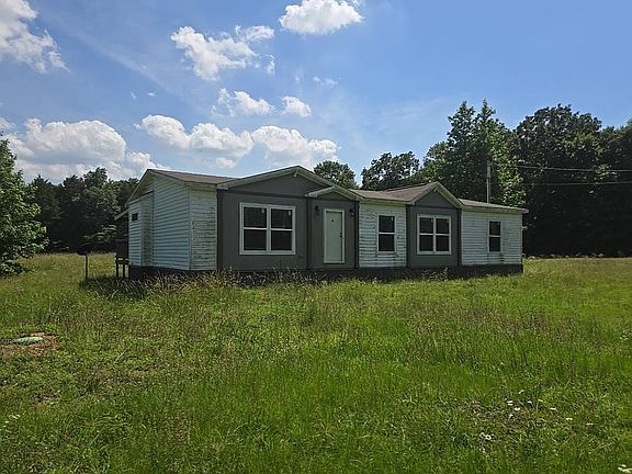 3rd image of 143 Proctor Ln