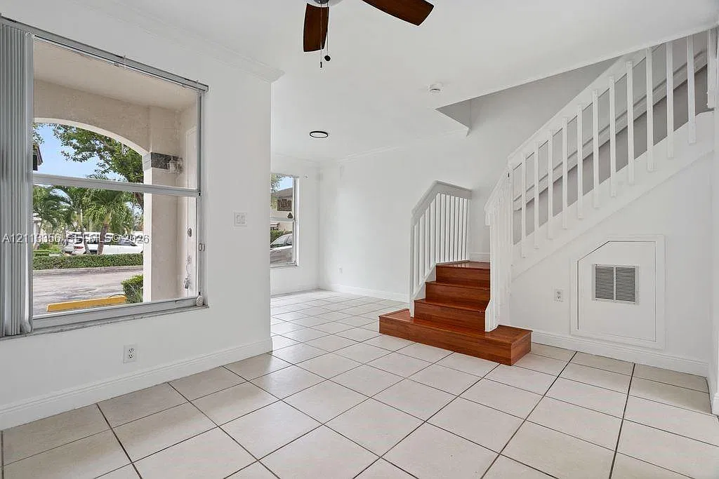 Tiffany Lakes Condo — Photo 2