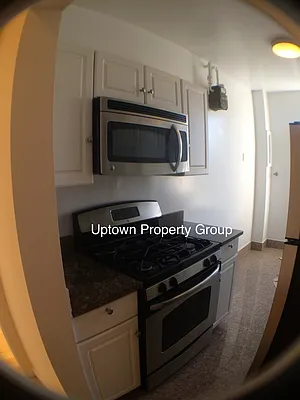 Rented by Uptown Property Group | media 22