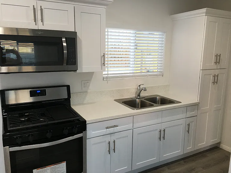 11819 Eucalyptus Ave. — Photo 19