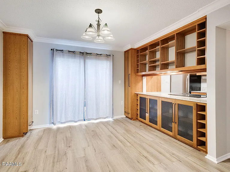110 W Bayou Pkwy #102 — Photo 6