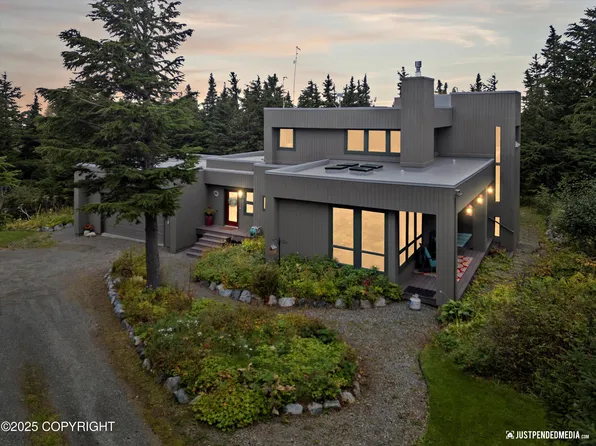 7041 Potter Heights Dr, Anchorage, AK 99516