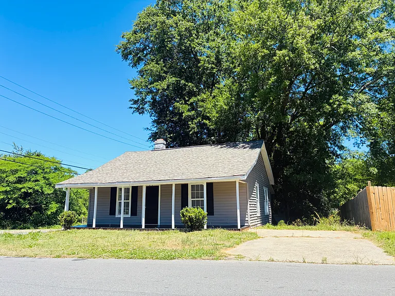 618 Gardner St — Photo 2