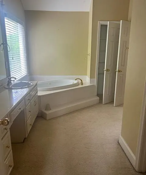 585 Oakmont Hl — Photo 3