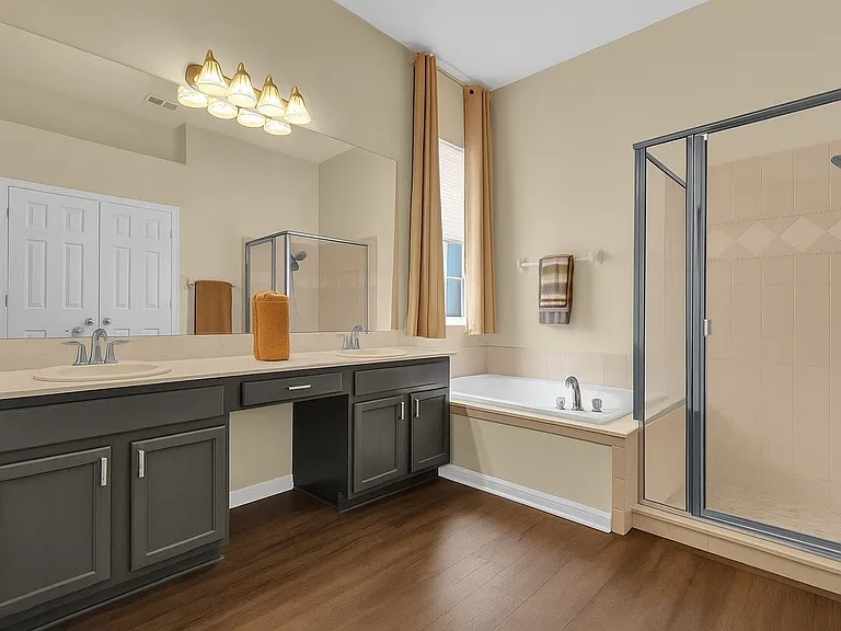 604 Nadina Pl — Photo 16