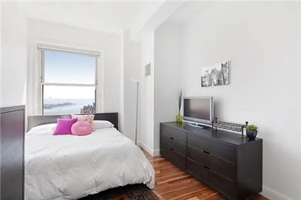 Rented by Barkin and Associates | media 11