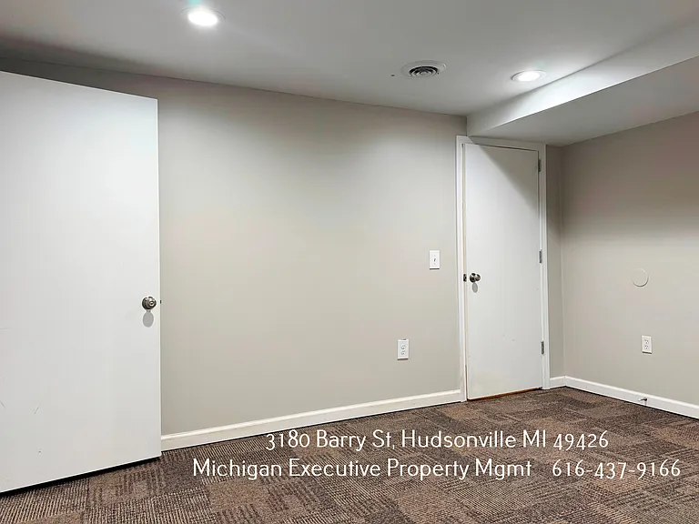 3180 Barry St — Photo 25