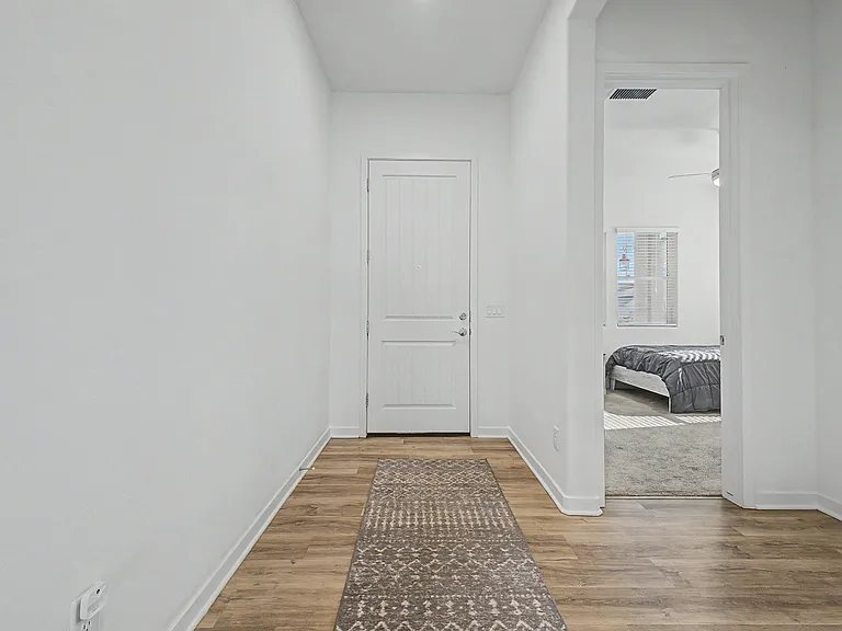 10112 E Trent Ave — Photo 6