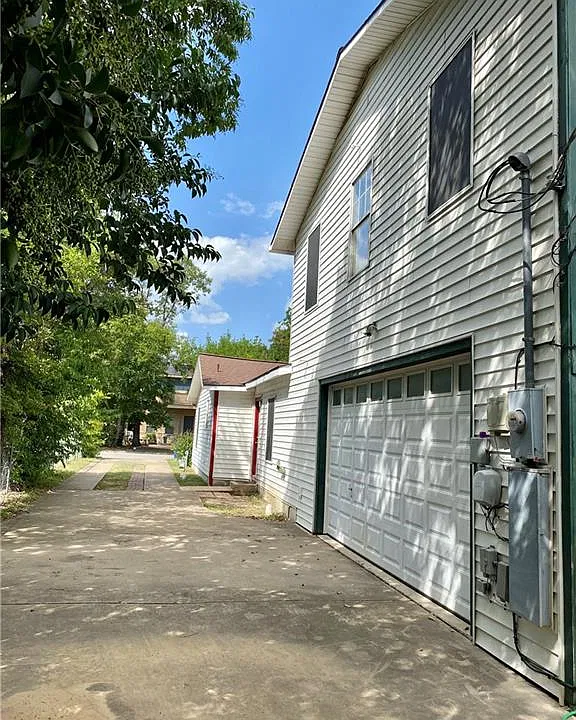 501 W 55th 1/2 St