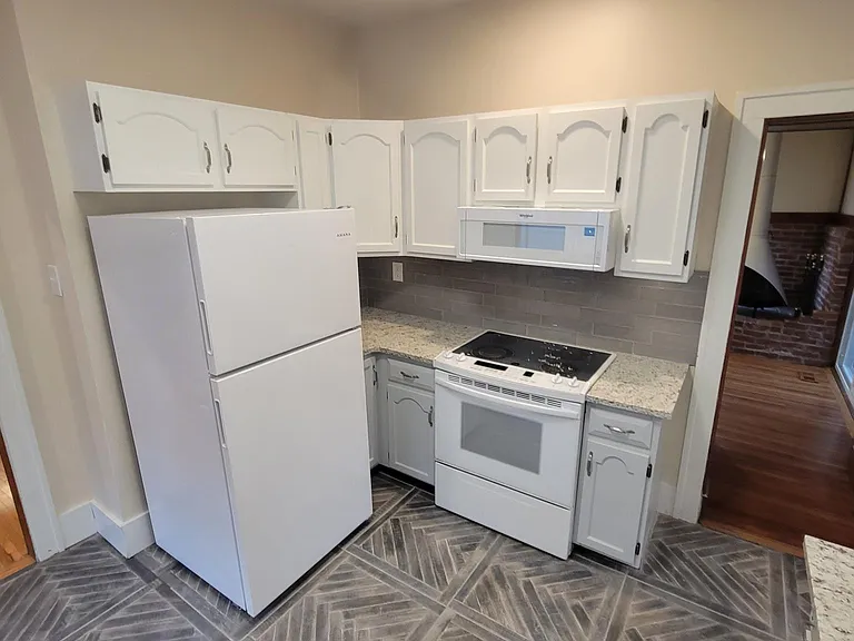 1047 N Coolidge Ave — Photo 21