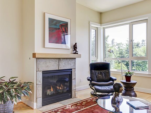 5th image of 123 Bjune Drive SE #303