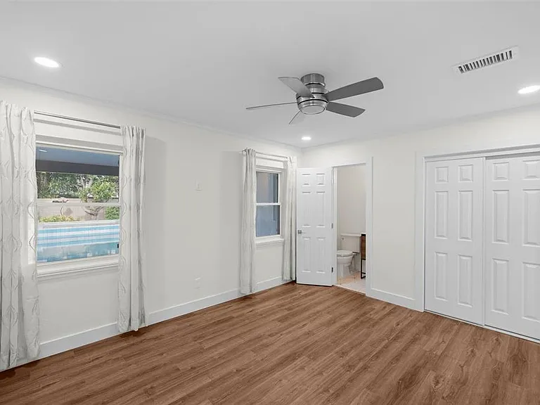 402 Erie Ave — Photo 48