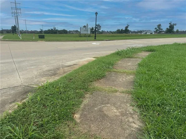 124 Versailles Blvd Lot 10, Alexandria, LA 71303