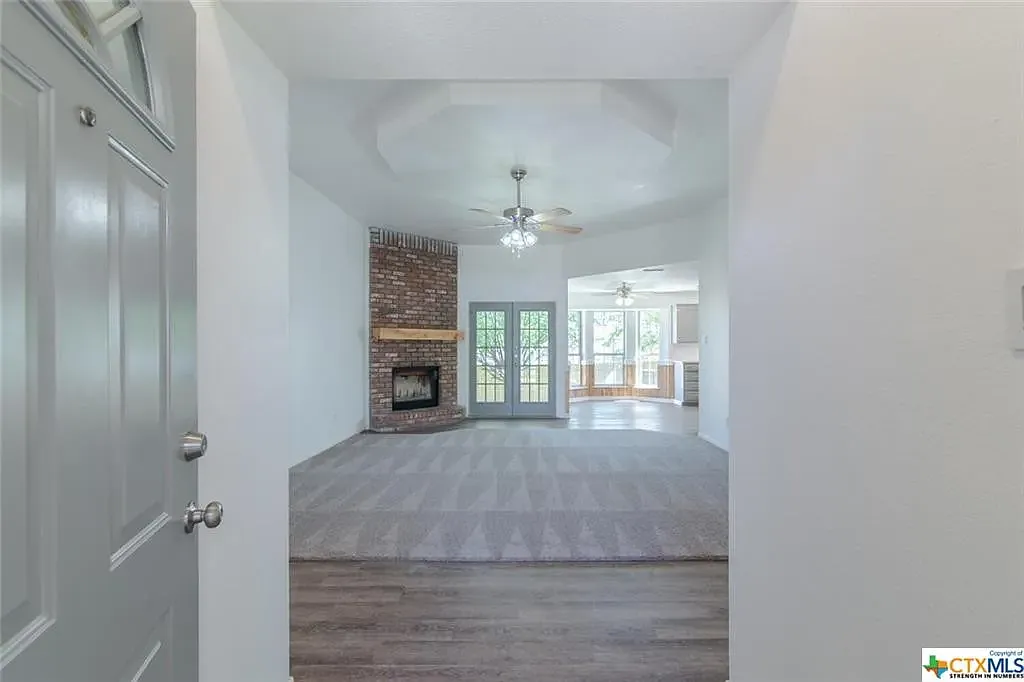 Front Entry - 3904 Split Oak Dr