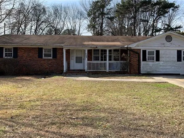 709 Pinehurst St, Salisbury, NC 28144