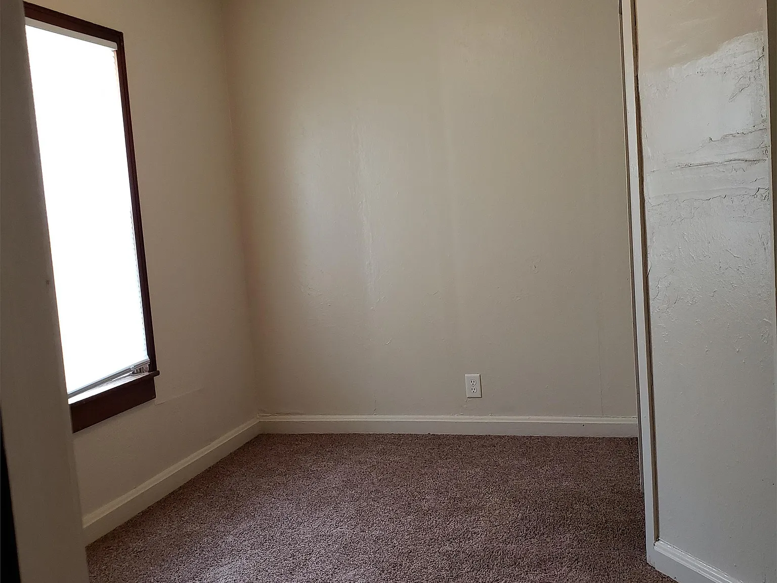 806 N 2nd St - 1 — Photo 4