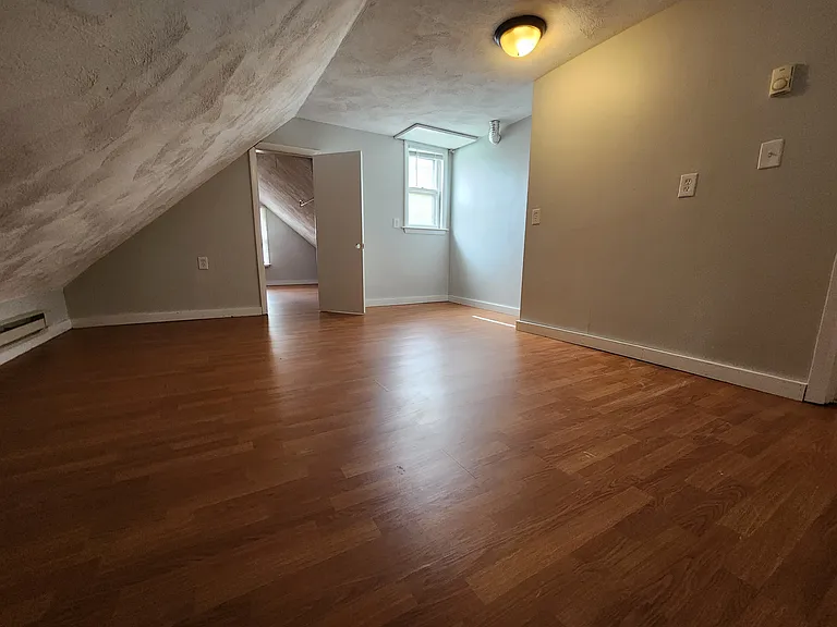 87 Freeman St #2 — Photo 10