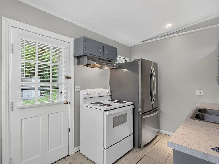255 Woodside Dr — Photo 10