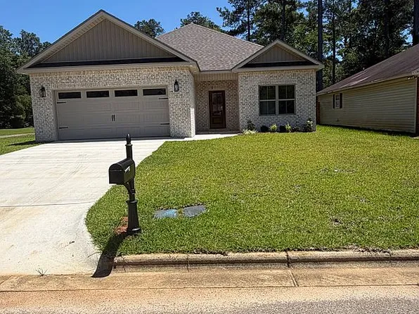 101 Pace Ln, Dothan, AL 36305