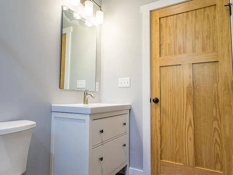 2nd bathroom