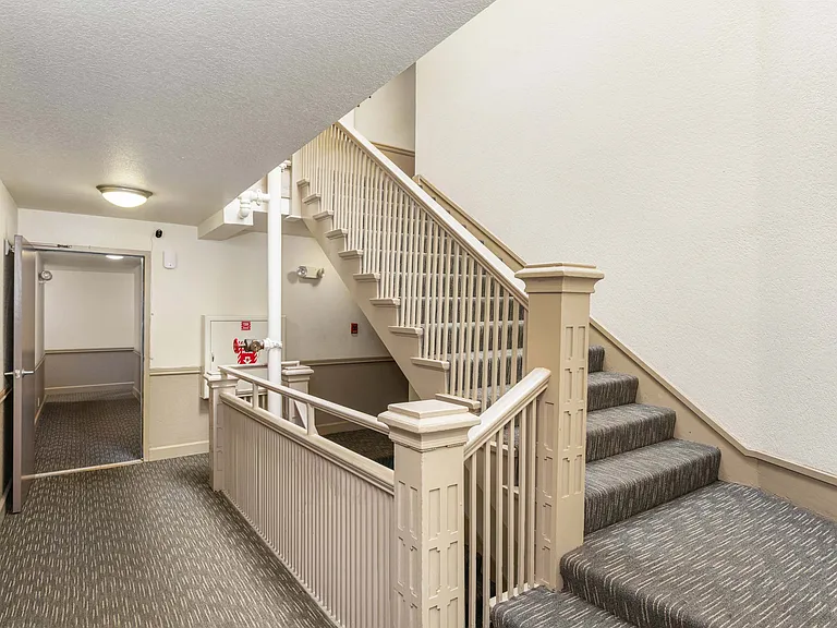 Zindorf Apartments — Photo 33