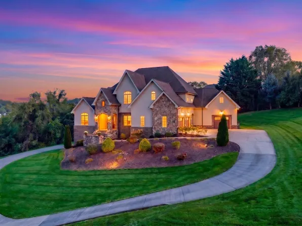 610 Magnolia Ridge Dr, Jonesborough, TN 37659