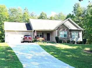 174 Twin Creeks Dr, Stokesdale, NC 27357