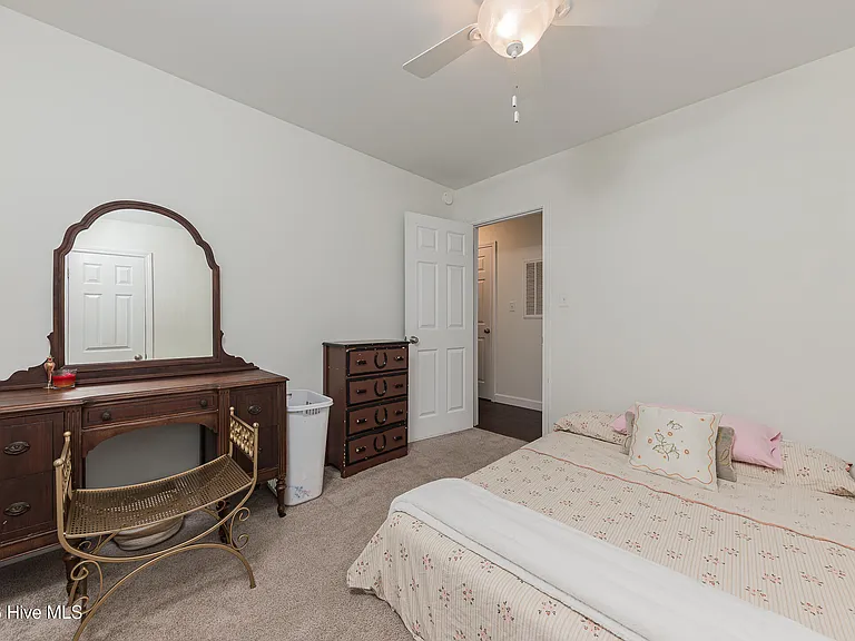 670 Queens Creek Rd — Photo 28