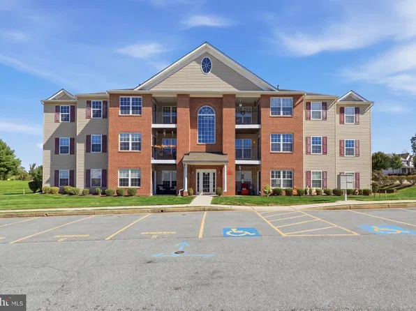 800 Wembley Dr Unit 2D, Hampstead, MD 21074