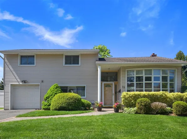 12 Coronet Lane, Plainview, NY 11803