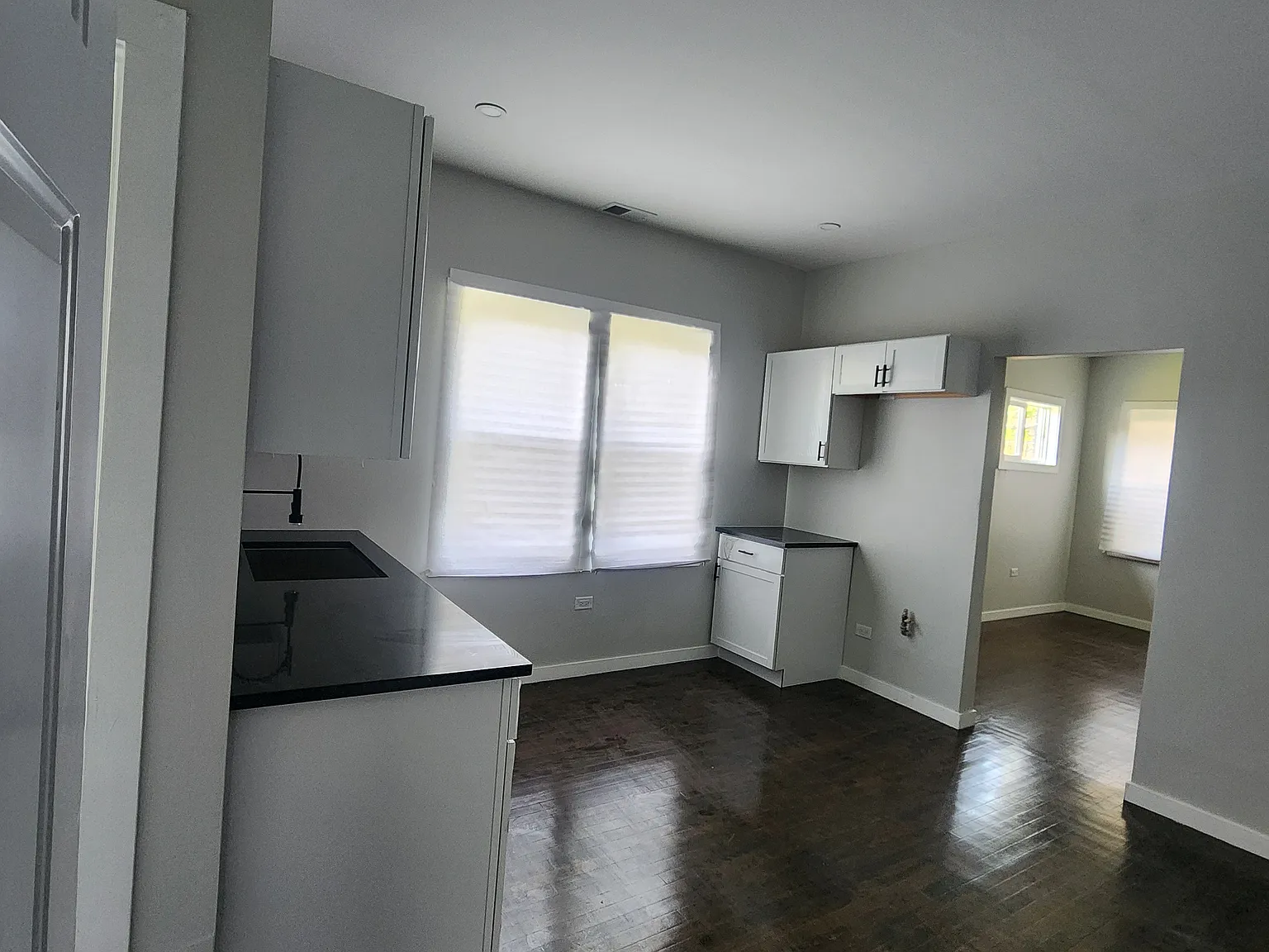 2 bed, $1,300 — Photo 4