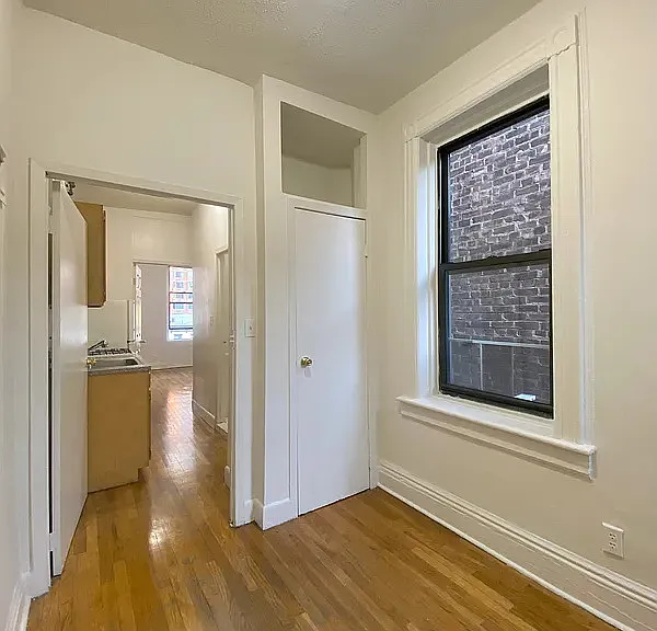 223 E 32nd St #5D — Photo 1