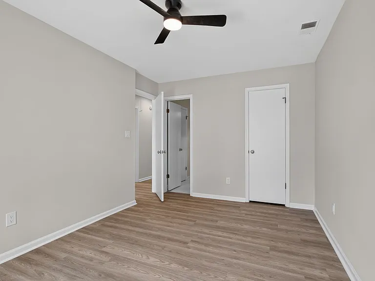 506 Biltmore Dr — Photo 15