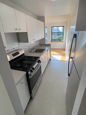 Rented by eRealty Advisors Inc | media 15