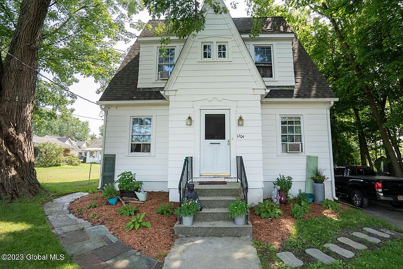 4th image of 1704 Park Boulevard
