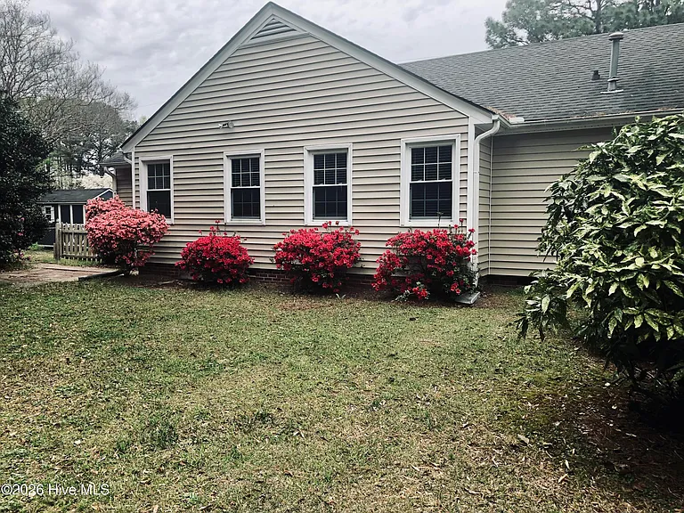 1104 N Overlook Dr — Photo 15