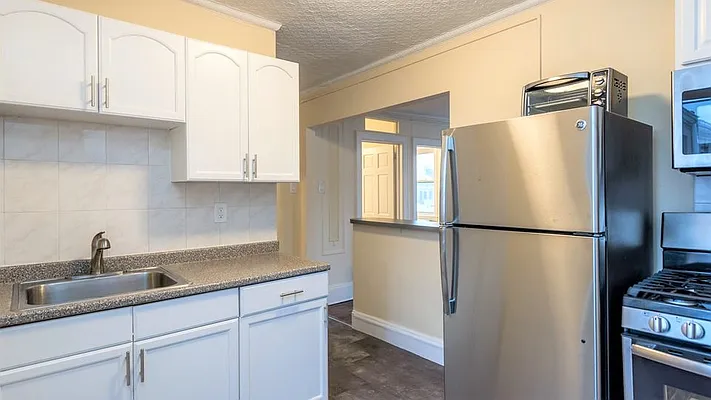 Rented by Sterling Holdings | media 2