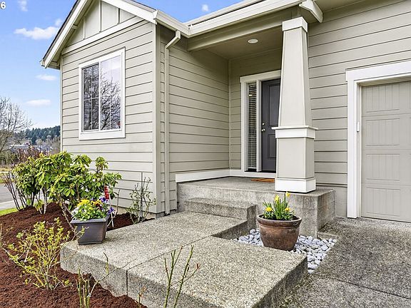 4th image of 17483 SE Acadia St